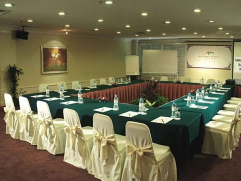Holiday Villa Hotel & Suites Subang Subang Jaya Bagian luar foto A meeting room at the hotel