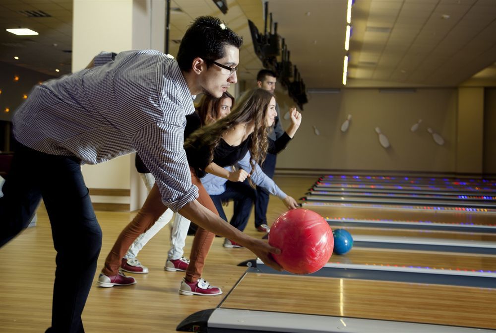 Holiday Villa Hotel & Suites Subang Subang Jaya Bagian luar foto Bowling