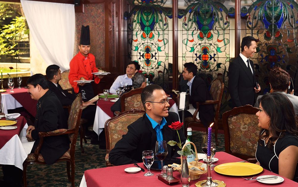 Holiday Villa Hotel & Suites Subang Subang Jaya Bagian luar foto A restaurant in Jakarta, Indonesia