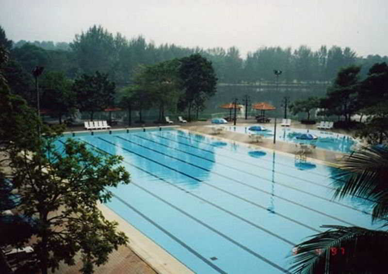 Holiday Villa Hotel & Suites Subang Subang Jaya Bagian luar foto Swimming pool at the resort
