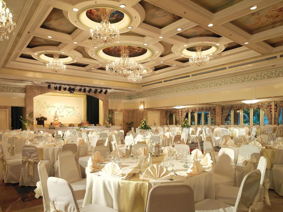 Holiday Villa Hotel & Suites Subang Subang Jaya Bagian luar foto The ballroom at the Four Seasons Hotel