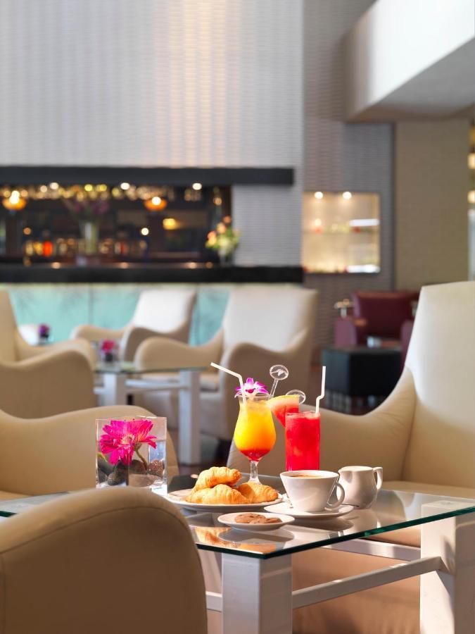 Holiday Villa Hotel & Suites Subang Subang Jaya Bagian luar foto The lounge at the airport